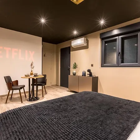 公寓 & Le Clandestin *